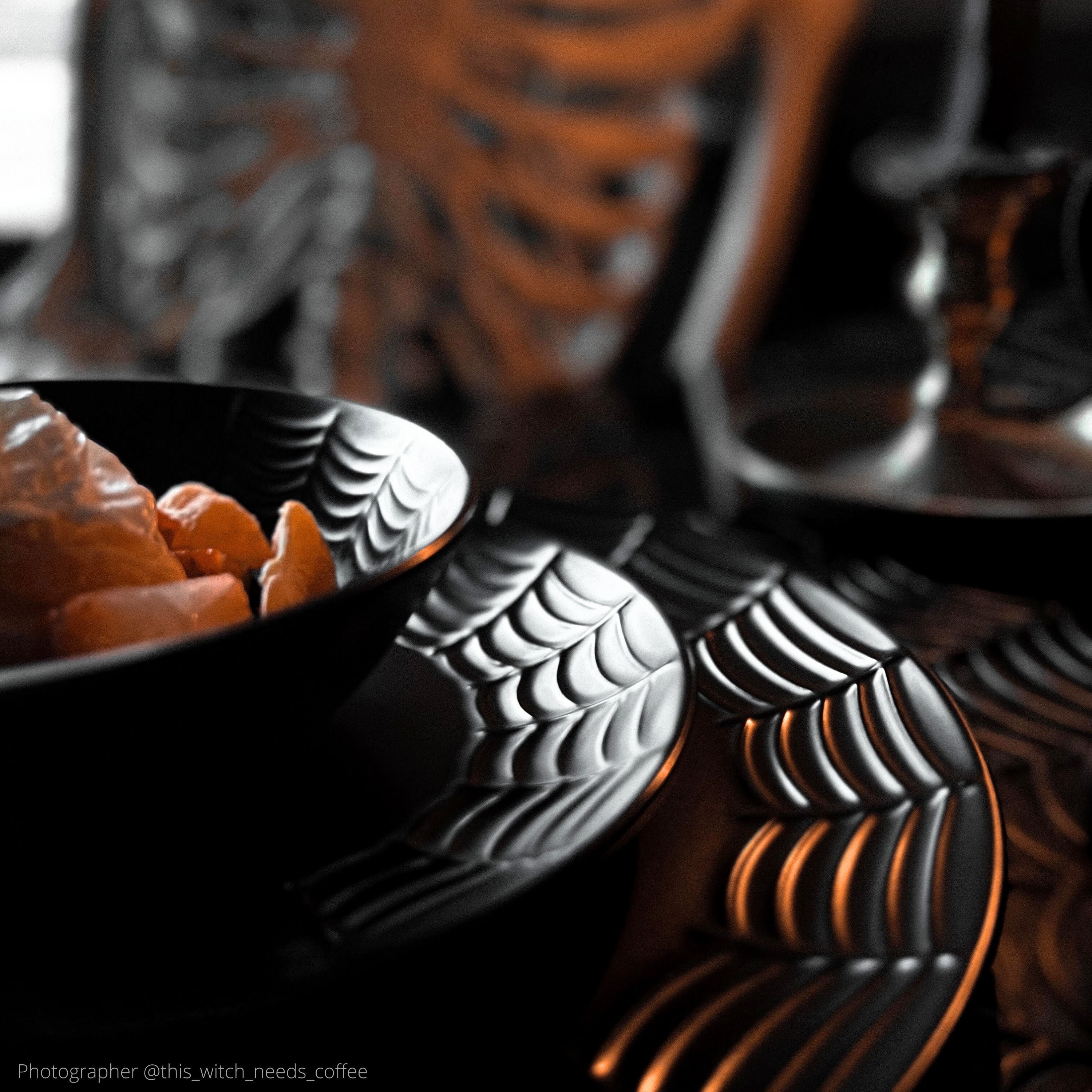 Spiderweb Dinnerware Set (16 Pieces)